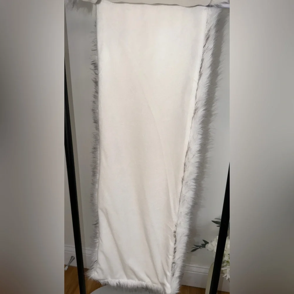 Luxurious Ivory Gray Faux Fur Vest Wrap Plush Cozy Layering Piece | OS | NWOT